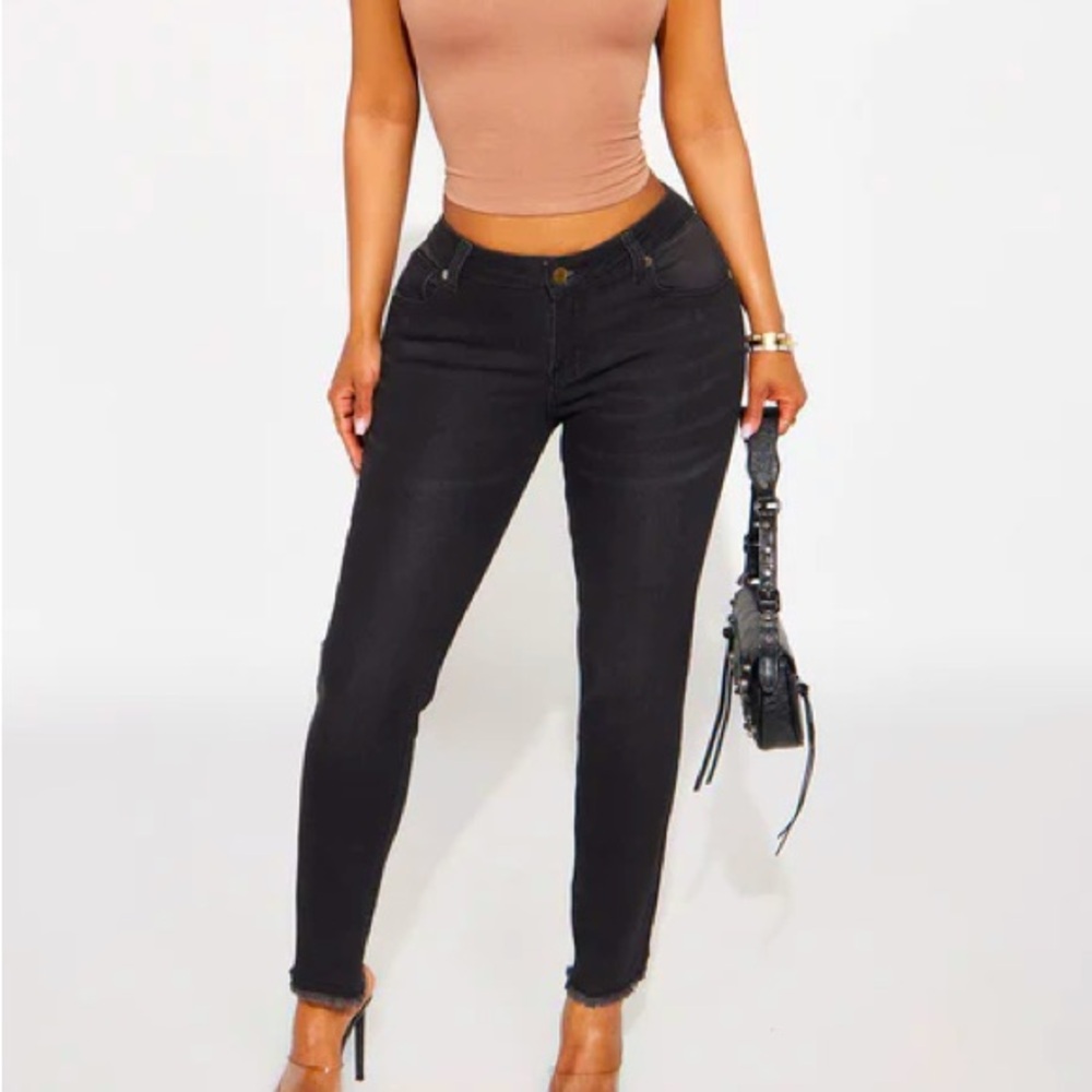 LA Nights Low Rise Skinny Jeans NEW 🏷️